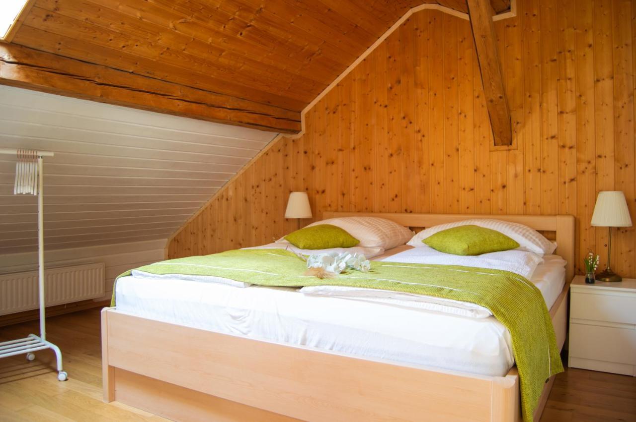 Wellness Mitten In Der Wasserfallstadt Triberg Triberg im Schwarzwald Exterior photo
